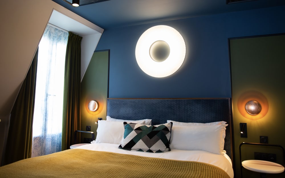 A guest room at Hôtel Louison in Paris